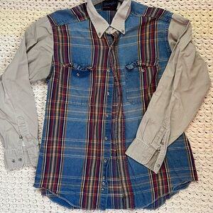 Wrangler 🔥 Vintage 🔥 Men's Plaid Denim Shirt - Blue and Gray Xlong Tails